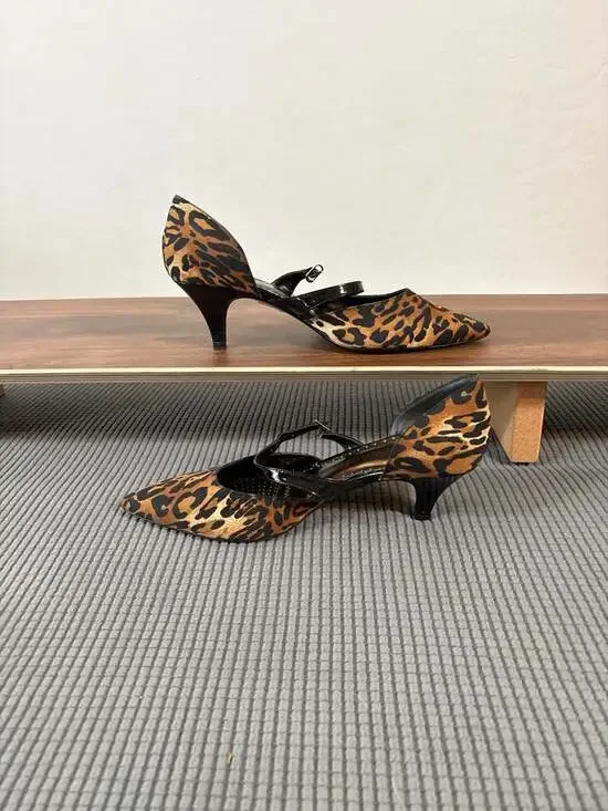 J. Renee Kari Leopard Print Pointed Toe D'Orsay Mary Jane Kitten Heels - Picture 4 of 7